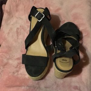 Gap platform Wedges